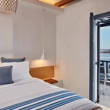 Parian Boutique 4*