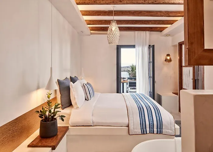 Parian Boutique Naoussa