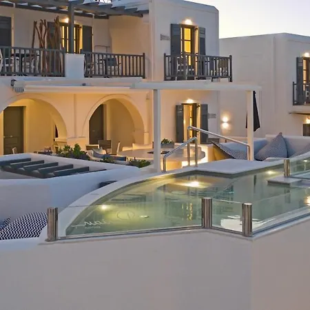 מלון Parian Boutique 4*