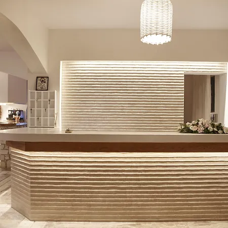 Parian Boutique Náusza