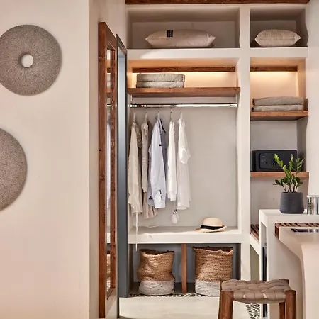 Parian Boutique מלון 4*